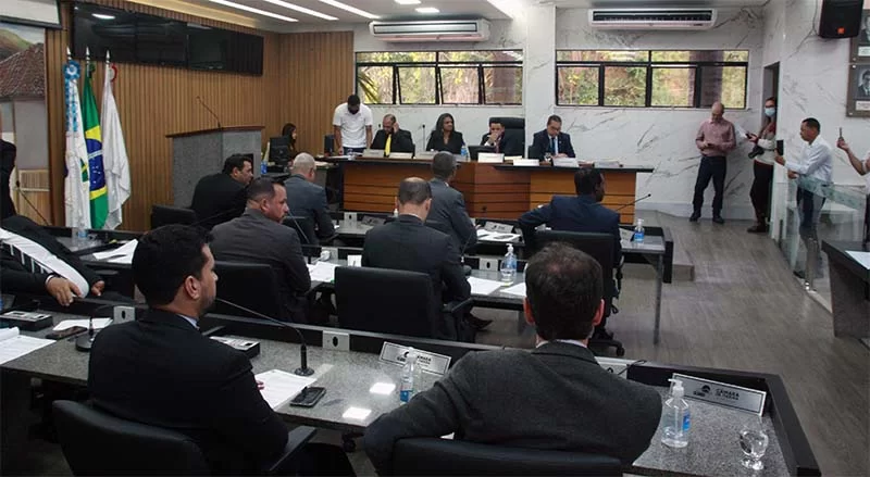 Por temer derrota do governo no pedido de empréstimo de R$ 99 milhões, Vetão retira projeto para vista