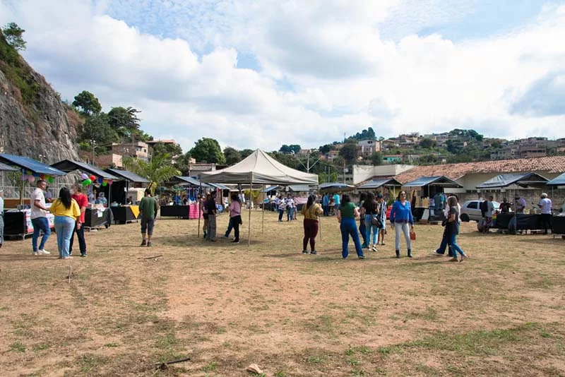 Com tradição na ajuda mútua, moradores do bairro Pedreira do Instituto promovem a 2ª Feira de Economia Solidária e Meio Ambiente