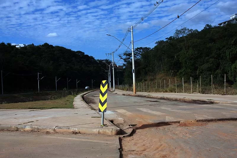 Prefeitura vai reformar a avenida Machado de Assis. Vereadores temem perda de garantia por falta de relatório técnico comprovando erros