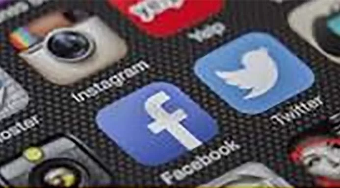 Denunciar contas falsas no Facebook era “esvaziar oceano com peneira”, diz ex-funcionária