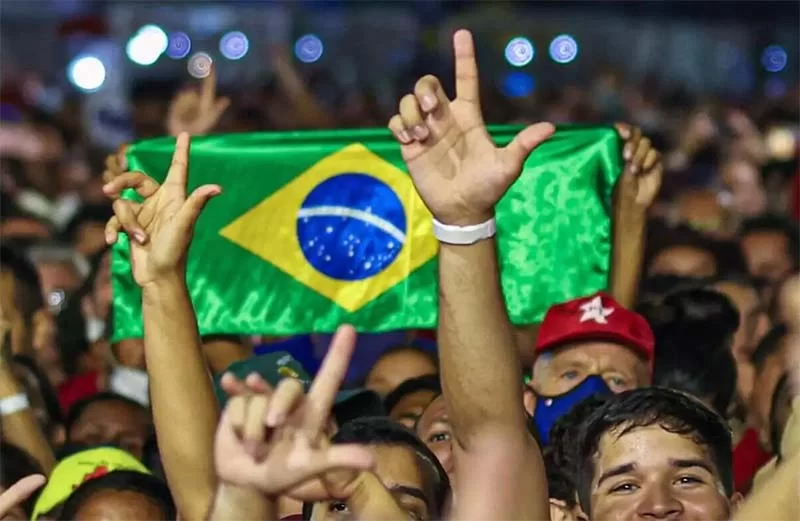 Na manhã deste 7 de setembro, críticas a Bolsonaro dominam trending topics no Twitter