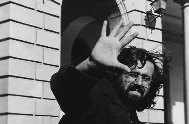 O poeta Marcelo Dolabela, morto em 2020, vai ser homenageado na Casa do Jornalista, no seu aniversário de nascimento em 17 de setembro