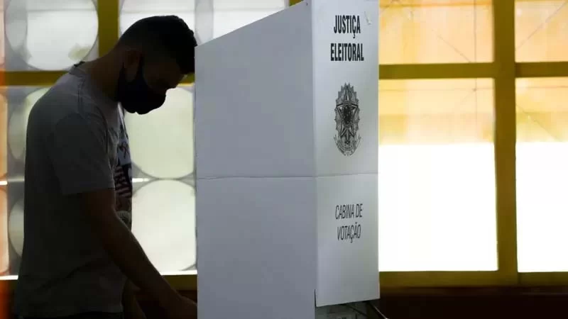Os votos em Lula e Bolsonaro por região e religião no primeiro turno das eleições de 2022