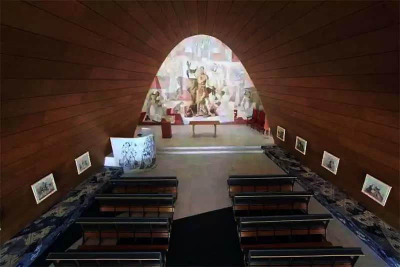 Igreja, hangar de Deus