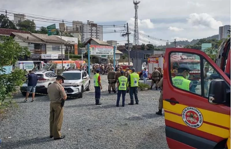 Polícia faz operação para apreender dez adolescentes suspeitos de estimular ataques