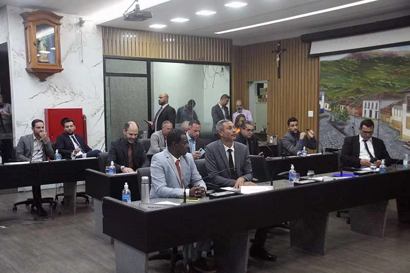 Vereador pede a retirada de pauta do projeto que reduz preço da passagem urbana e pauta da Câmara de Itabira continua trancada