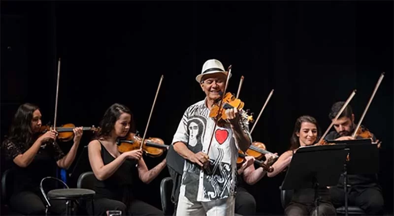 Neste sábado, tem música de qualidade em Itabira com Antonio Nóbrega e Orquestra Ouro Preto, no Parque da Água Santa