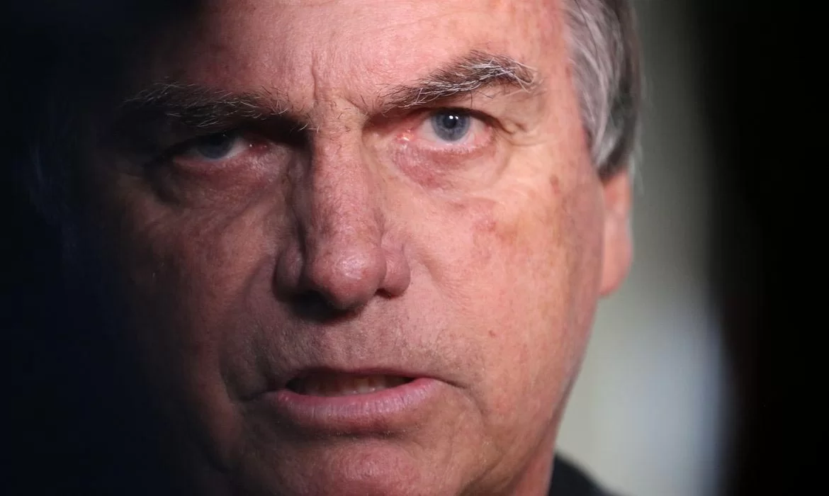 Bolsonaro presta depoimento na tarde desta quarta-feira na Polícia Federal