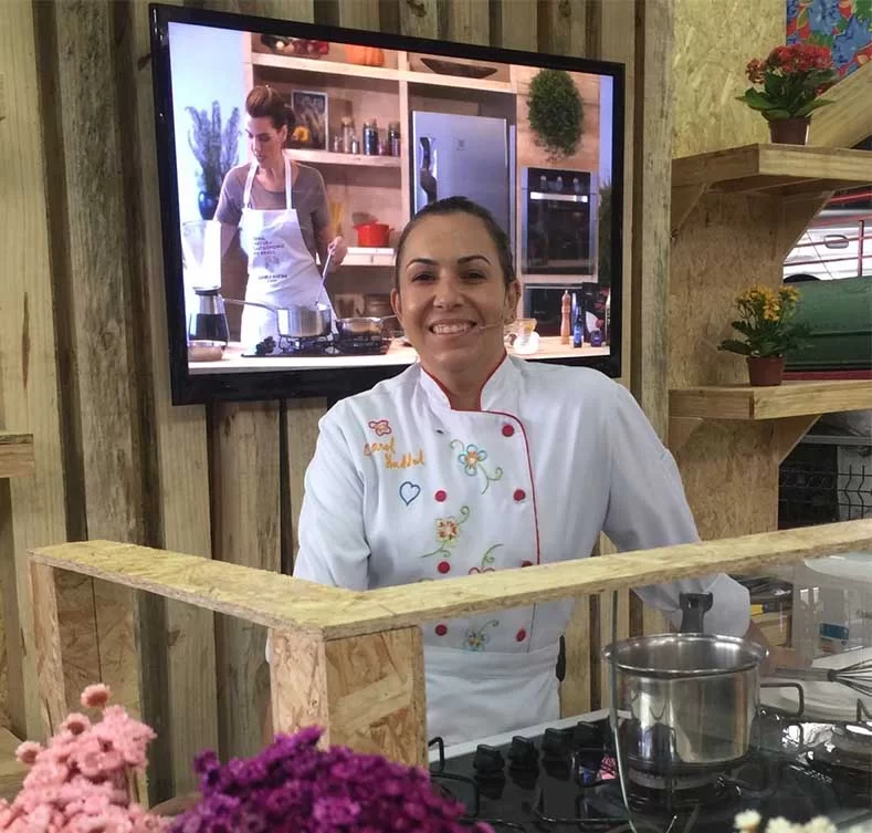 Show Tatu com Tacacá encerra a programação de sábado do 2º Festival Gastronômico de Itabira e a canjiquinha é a atração no domingo