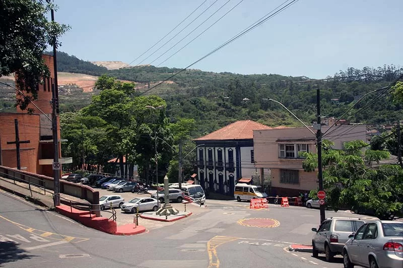 Mudança de trânsito nas imediações da Praça do Centenário para a realização do III Flitabira
