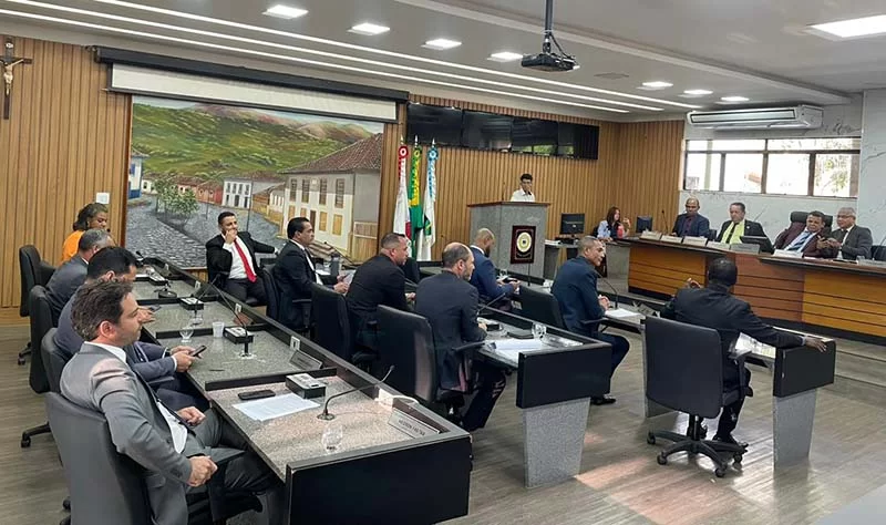 “Tropa de choque” da Vale na Câmara manifesta contrária a convite para professora da Unifei explicar a poluição do ar em Itabira e é derrotada