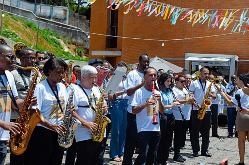 Banda Euterpe Itabirana completa 160 anos tocando os seus dobrados com muitas histórias e partituras