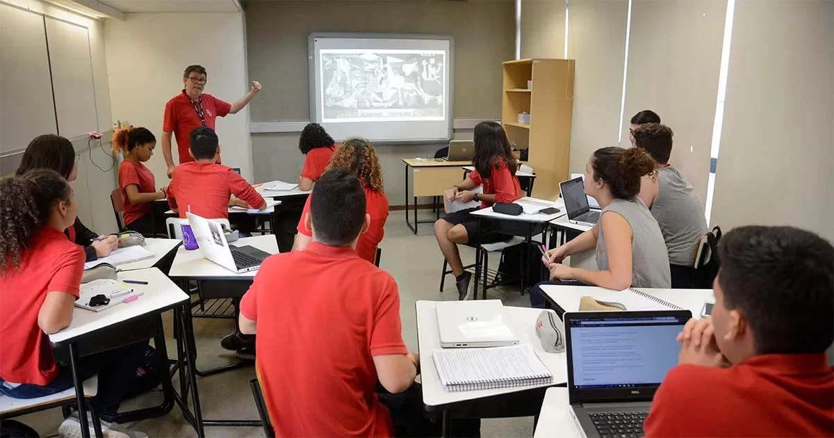 O que é autoridade em sala de aula e como é percebida pelos alunos