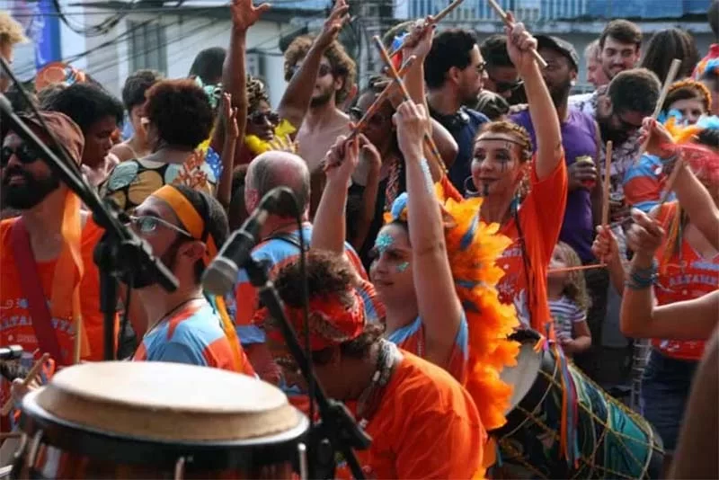 Blocos carnavalescos já podem se inscrever para a festa momesca em Itabira, que abre concurso para Rei Momo e Rainha do Carnaval