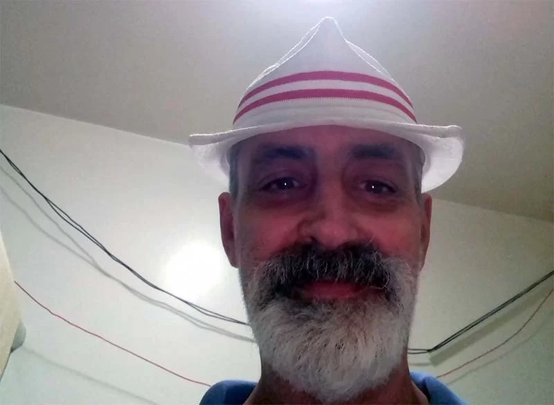 Zanon do Mosaico está com a marchinha ‘Nós da rua’, de sua autoria, pronta para estourar no carnaval. Qual bloco se habilita?