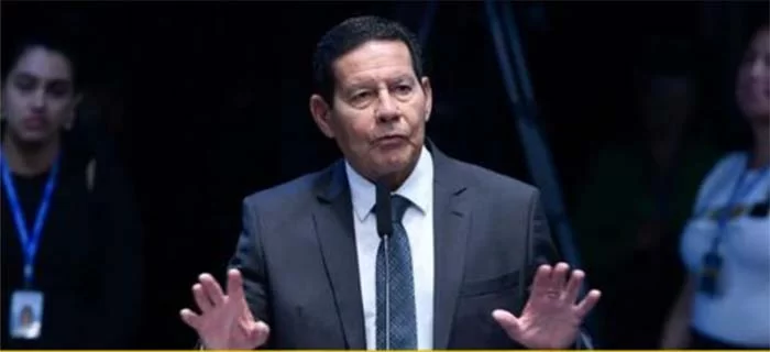 PEC da despolitização dos quartéis: Mourão junta oposição para frear mudanças em candidaturas de militares