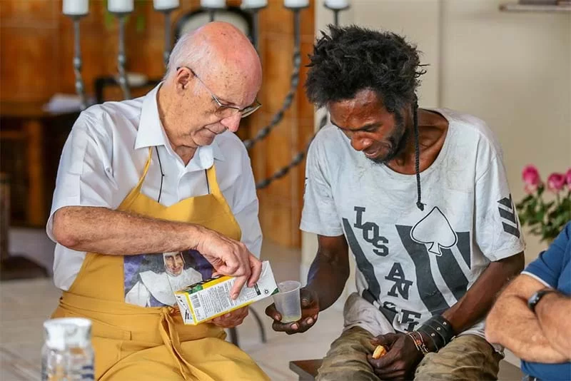 A Comissão Arns manifesta solidariedade ao padre Júlio Lancellotti e reafirma parceria em sua nobre missão social