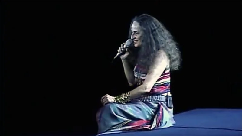 O Menino Jesus, de Alberto Caeiro, descreve um deus travesso e humanizado. Confira o poema completo e trecho na voz de Maria Betânia
