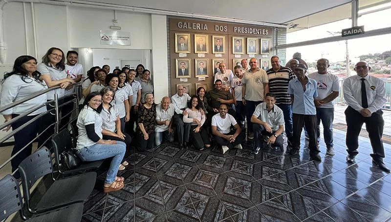 Doutor Colombo é homenageado pelo Sindicato Metabase pelos seus 103 anos com a designação de seu nome para o posto médico da entidade