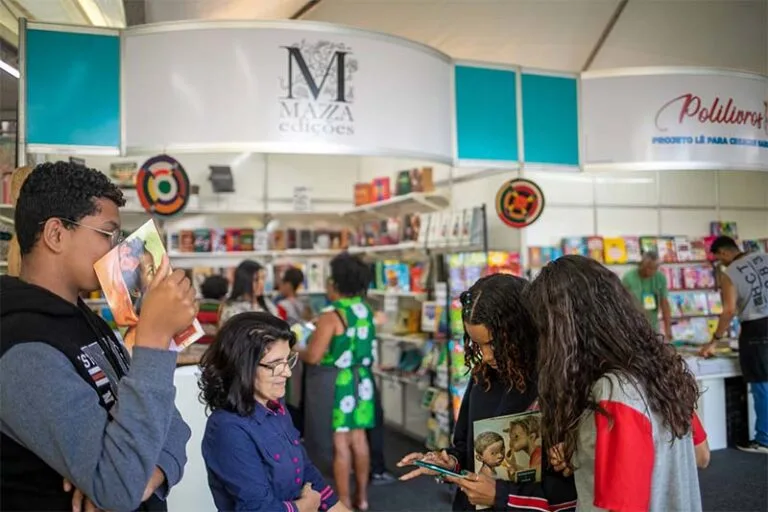 Vale do Aço celebra 15 anos de festa literária com Salão do Livro