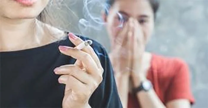 Conheça os principais prejuízos do cigarro à saúde da garganta, nariz e outras doenças