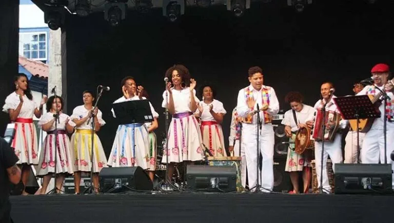 Tumbaitá apresenta danças e músicas tradicionais itabiranas no 4º Flitabira