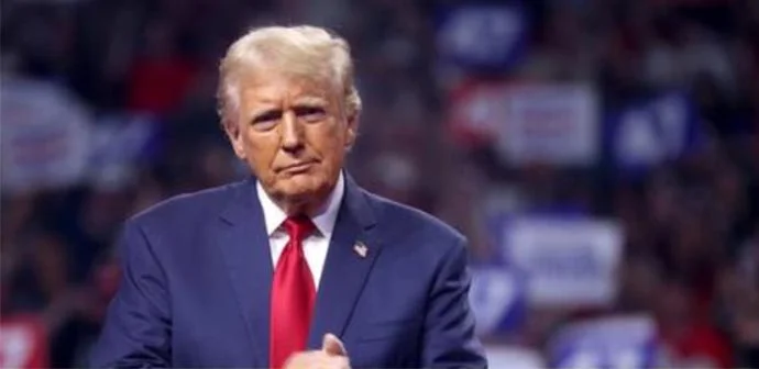 Extrema direita ganha espaço com fascínio de teorias da conspiração, diz pesquisador