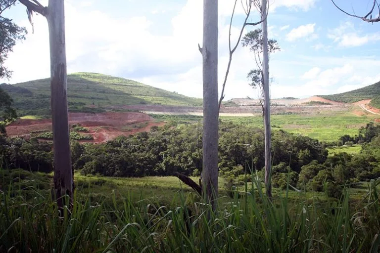 Alerta de segurança: deslizamento de pilha de estéril em Conceição do Pará é motivo de preocupações em Itabira