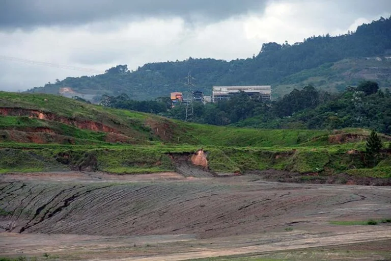 Reaproveitamento de rejeitos de minério de ferro ganha novo capítulo com embargos na Justiça Federal contra decisão que favorece grandes mineradoras