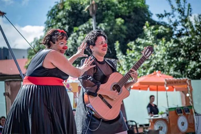 São Gonçalo recebe espetáculo musical com palhaçaria no sábado (7), no Centro Cultural