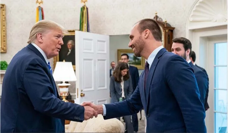 Como chegamos até aqui? A aliança de Eduardo Bolsonaro com Trump que pavimentou o tarifaço
