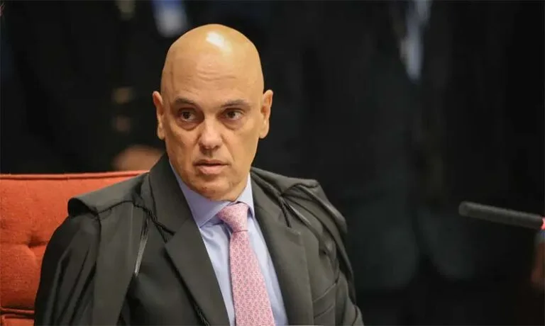 Moraes: não há dúvida sobre tentativa de golpe; Bolsonaro era líder