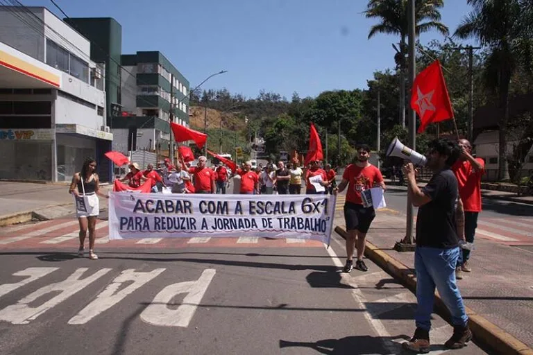 Ato público em Itabira contra a anistia de golpistas e da PEC da Blindagem marca retorno do PT às ruas da cidade ao lado do PSOL e PSB