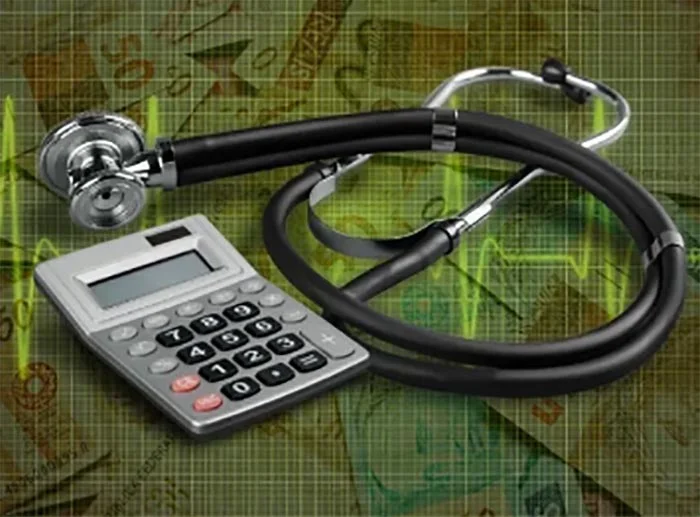 Após avanço no STF sobre reajuste, idosos podem ter derrota para planos de saúde na Câmara dos Deputados