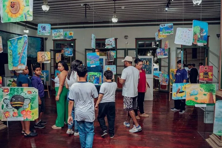 Museu de Itabira recebe exposição de alunos da rede municipal com a mostra “Terra: Cultura de Gentileza”