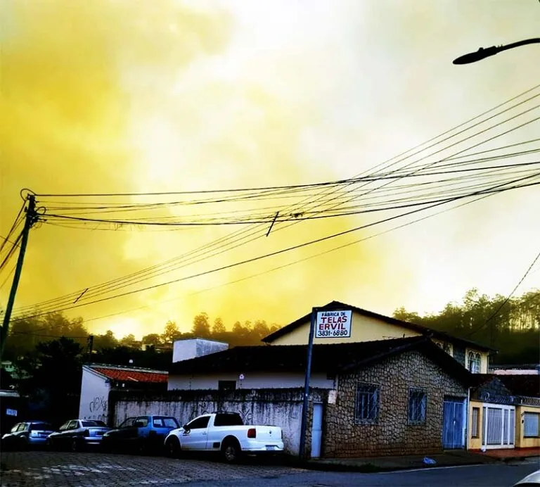 Detonação em área da Vale levanta poeira e causa tremor em Itabira