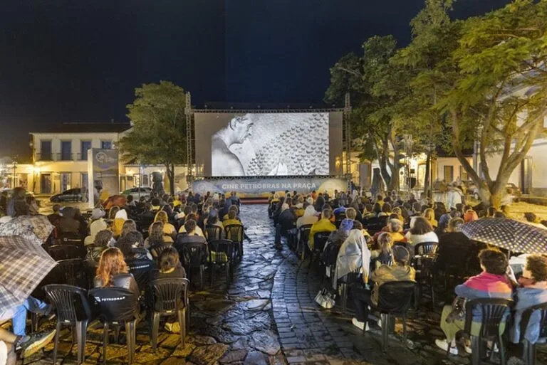 Mostra de Cinema de Tiradentes transforma cidade histórica em palco do audiovisual brasileiro