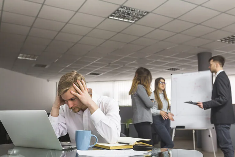 Saúde mental no trabalho exige atenção na agenda corporativa