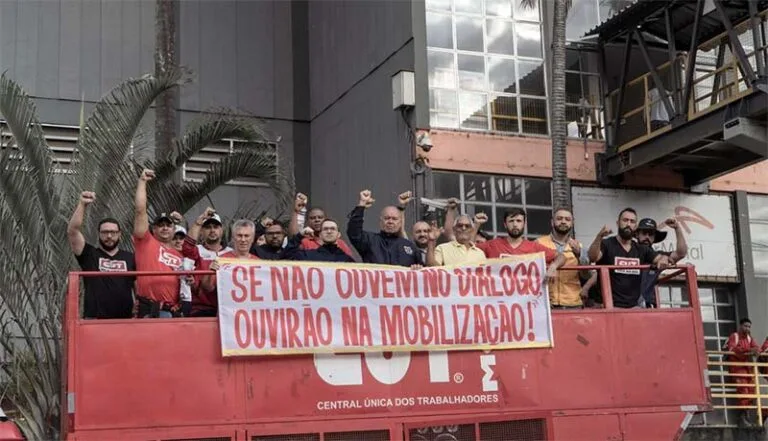 ArcelorMittal recua e negociações sobre turno são reabertas em João Monlevade