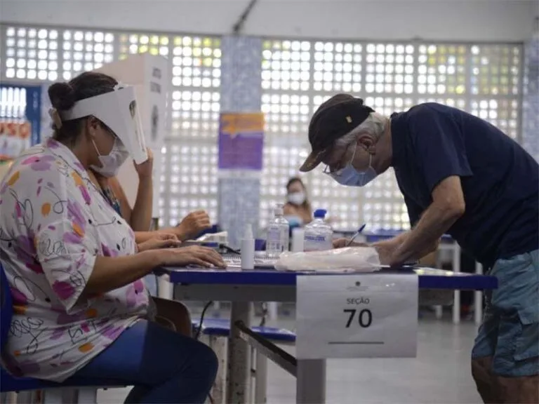 Cresce o número de eleitores de 70 anos e mais no Brasil