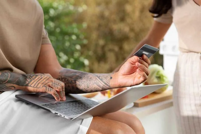 O fim dos Influenciadores? Avaliações de consumidores reais são 22 vezes mais influentes na compra