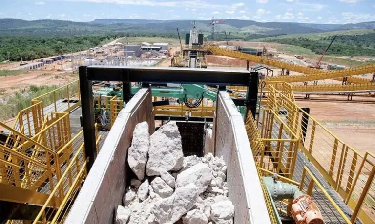 Terras raras no Brasil: entre abundância geológica, escassez industrial e disputa geopolítica