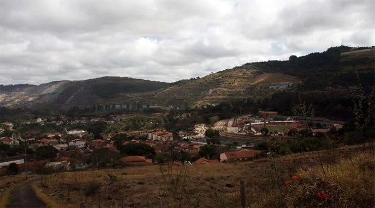 Feam diz que não há prazo para revalidar licença ambiental para a Vale continuar minerando em Itabira, vencida desde 2016