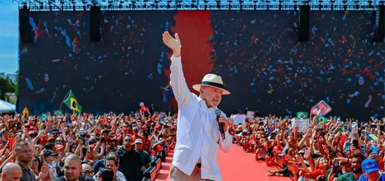 Lula pede quebra de sigilo de todos os envolvidos no caso Master